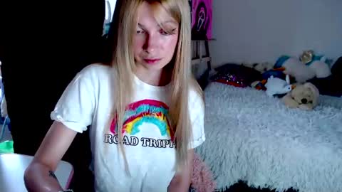 anita_moon_ online show from July 28, 2:13 pm