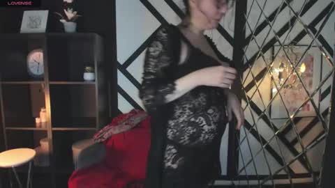 Anita online show from November 8, 10:04 pm