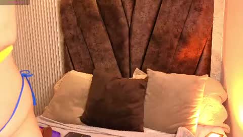 anitacute_ online show from July 29, 3:28 am