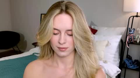Snapshot of anitafischer chatting on October 3, 12:10 pm Anita online show from October 3, 12:10 pm