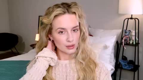 Snapshot of anitafischer chatting on October 9, 1:04 pm Anita online show from October 9, 1:04 pm