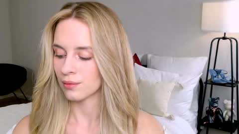 Snapshot of anitafischer chatting on September 21, 12:59 pm Anita online show from September 21, 12:59 pm