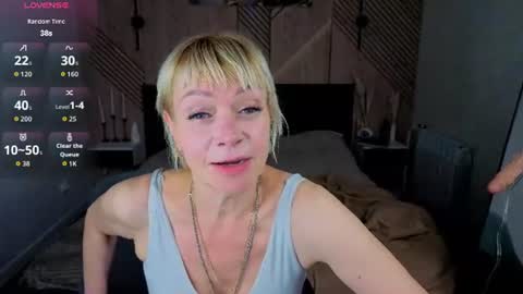 ann_annise online show from July 6, 9:47 am