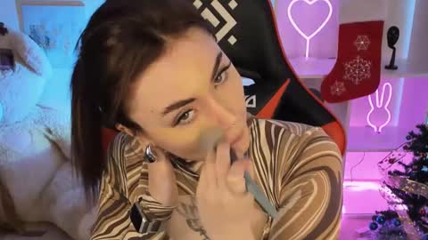 Ann online show from December 20, 3:58 am