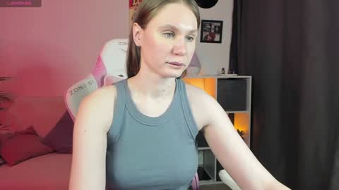 Snapshot of anna_belle3 chatting on December 6, 6:59 am AnnaThe next stream is tomorrow online show from December 6, 6:59 am