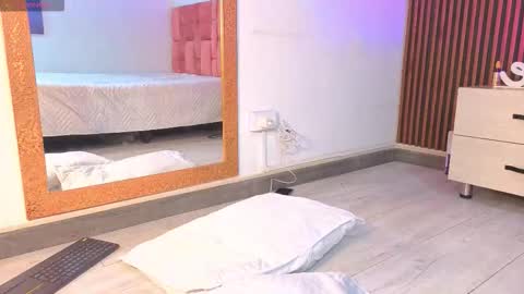 Snapshot of anna_beneet chatting on October 10, 11:59 am anna_beneet online show from October 10, 11:59 am