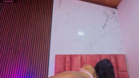 Snapshot of anna_beneet chatting on October 2, 12:21 pm anna_beneet online show from October 2, 12:21 pm