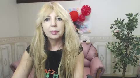 Snapshot of anna_ditrih chatting on February 19, 12:33 pm Anna Ditrih online show from February 19, 12:33 pm