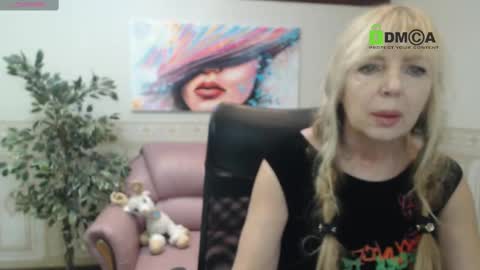 Snapshot of anna_ditrih chatting on December 6, 12:38 pm Anna Ditrih online show from December 6, 12:38 pm