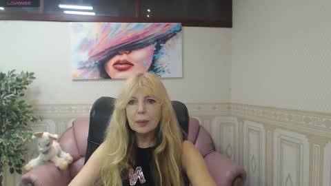 Snapshot of anna_ditrih chatting on March 6, 12:41 pm Anna Ditrih online show from March 6, 12:41 pm
