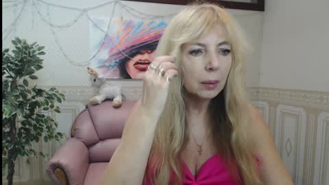 Snapshot of anna_ditrih chatting on January 29, 12:45 pm Anna Ditrih online show from January 29, 12:45 pm