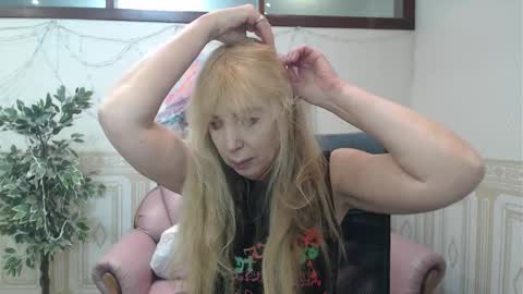 Snapshot of anna_ditrih chatting on December 29, 12:34 pm Anna Ditrih online show from December 29, 12:34 pm