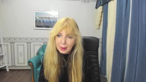 Snapshot of anna_ditrih chatting on March 7, 1:18 pm Anna Ditrih online show from March 7, 1:18 pm