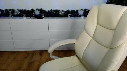 anna_snow9 online show from December 21, 6:39 am