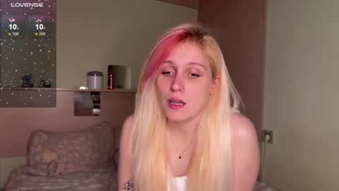 Snapshot of annabel_myr chatting on September 9, 4:40 pm Annabel online show from September 9, 4:40 pm