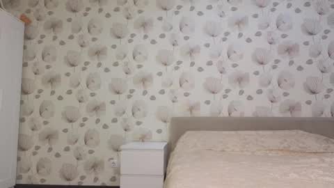 Snapshot of annabel_themoon chatting on October 16, 2:03 am annabel_themoon online show from October 16, 2:03 am