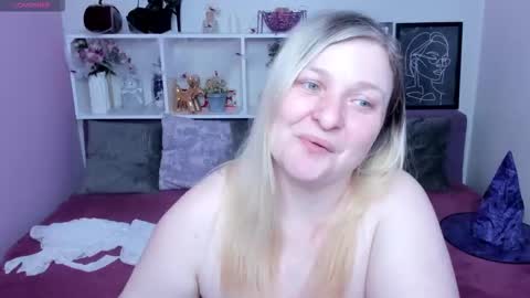 AnnaCherri online show from October 31, 4:14 am