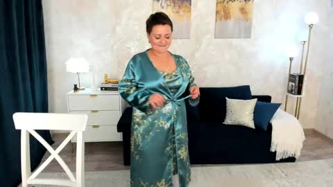 annacorlane online show from May 22, 5:05 am