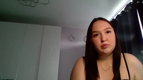 annadelicious_ online show from July 4, 9:49 am