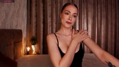 Snapshot of annakarenina__ chatting on September 27, 6:04 pm Goddess Anna online show from September 27, 6:04 pm