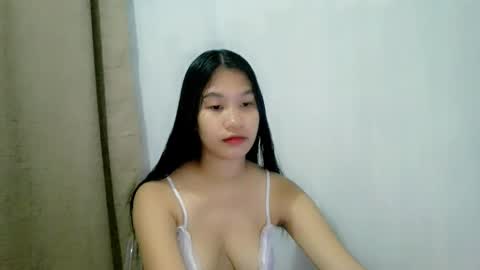 Snapshot of annarot chatting on September 22, 1:20 pm Riane online show from September 22, 1:20 pm