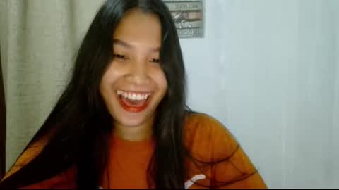 Snapshot of annarot chatting on October 14, 2:19 pm Riane online show from October 14, 2:19 pm