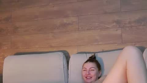 annasplash online show from December 14, 6:52 am