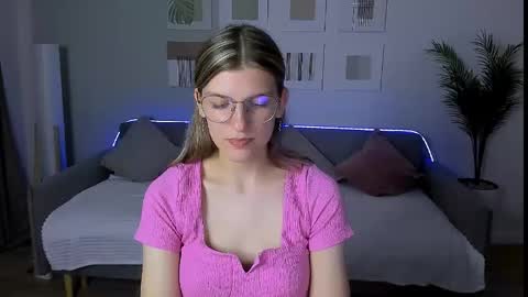 Im Anna online show from May 19, 8:54 am