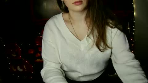 Snapshot of annbelll chatting on October 5, 5:07 pm Bella online show from October 5, 5:07 pm