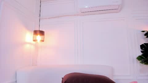 anne_millerr online show from July 28, 12:48 pm