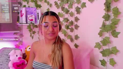 Snapshot of annebull_ chatting on February 24, 8:47 pm Anne online show from February 24, 8:47 pm