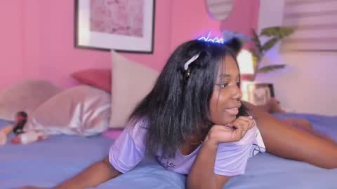 Snapshot of annia_dh chatting on October 4, 9:41 pm annia online show from October 4, 9:41 pm