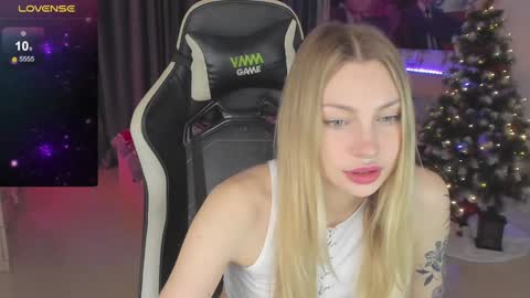 Annie online show from January 8, 7:56 pm