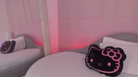 Annie online show from July 20, 8:09 pm