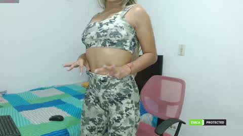 Snapshot of annie_che77y chatting on February 4, 1:34 am annie cherry independent model online show from February 4, 1:34 am