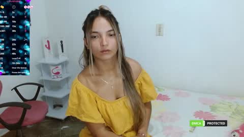 Snapshot of annie_che77y chatting on December 20, 1:25 am annie cherry independent model online show from December 20, 1:25 am