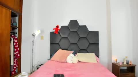 Annie online show from January 30, 9:04 pm