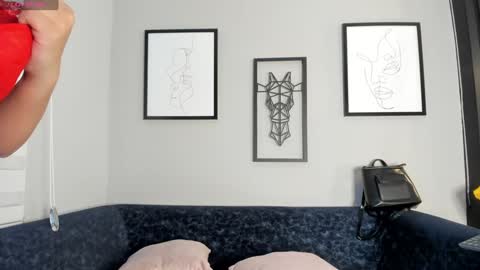 Snapshot of annie_karlsson__ chatting on January 15, 8:05 pm online show from January 15, 8:05 pm