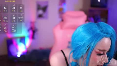 Snapshot of annie_may_may chatting on February 16, 4:10 pm Annie May online show from February 16, 4:10 pm