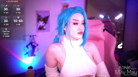Snapshot of annie_may_may chatting on December 23, 4:28 pm Annie May online show from December 23, 4:28 pm