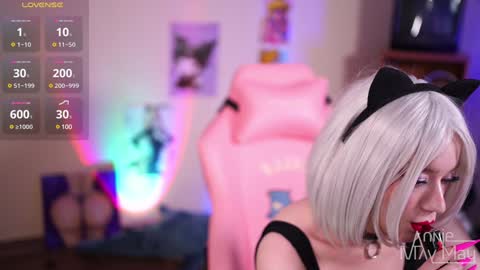 Snapshot of annie_may_may chatting on January 31, 2:39 pm Annie May online show from January 31, 2:39 pm