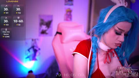 Snapshot of annie_may_may chatting on December 22, 1:55 pm Annie May online show from December 22, 1:55 pm