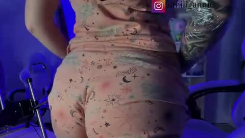 JEANNE no olvides seguirme dont forget follow me  uu online show from July 27, 5:04 am