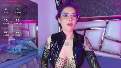 Annie  online show from November 5, 12:43 pm