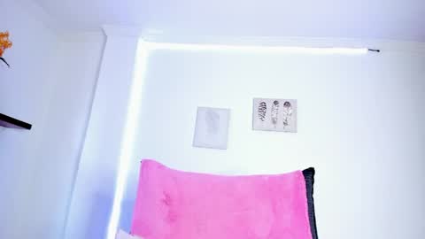 Annie online show from April 10, 1:50 pm