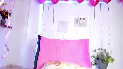 Annie online show from October 16, 3:03 pm