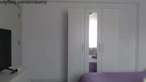 Annie online show from February 11, 12:36 pm