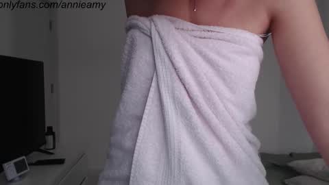 Annie online show from February 2, 2:02 pm