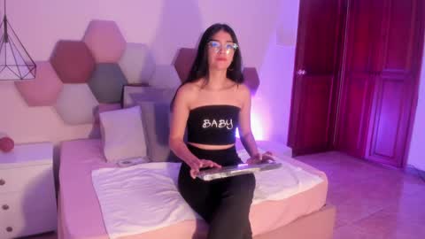 Annie Bluee online show from June 8, 1:01 pm