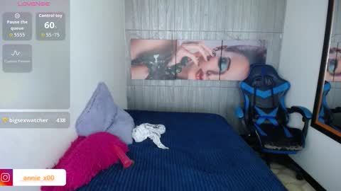 Anniee online show from October 15, 1:57 pm